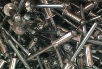 শ্রেণীবিভাগ এবং rivets প্রয়োগ